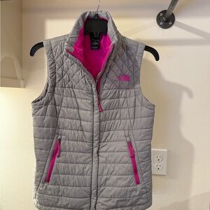 The North Face Women's Gray and Pink Quilted Vest